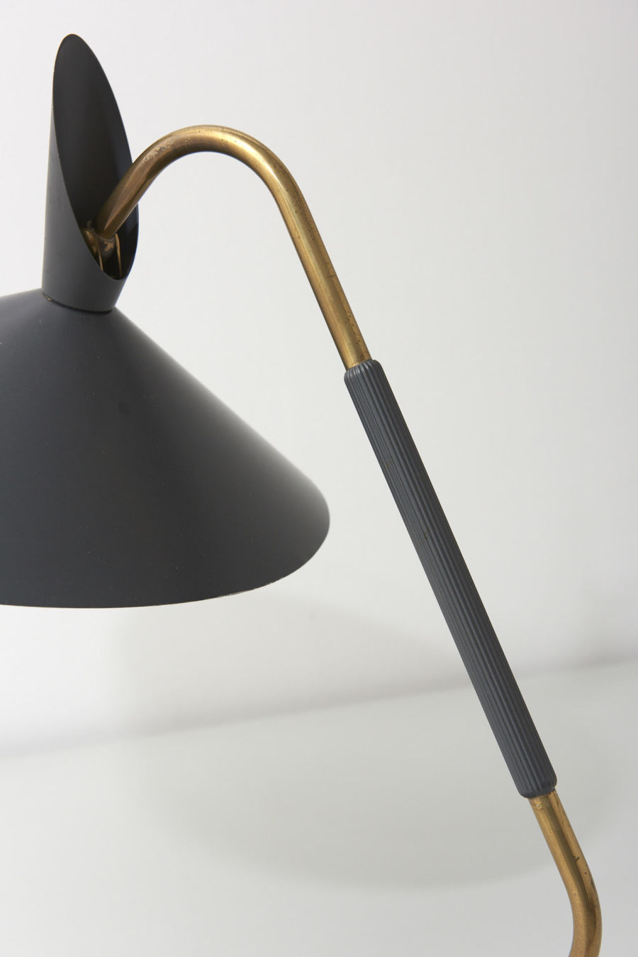 modestfurniture-vintage-2010-desk-lamp-grey-shade30