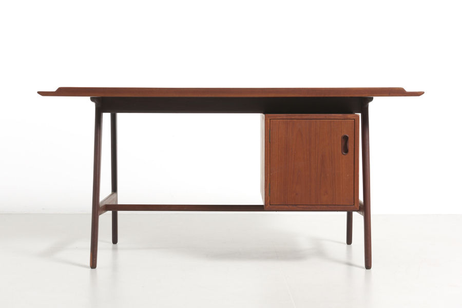 modestfurniture-vintage-2013-teak-desk-arne-vodder-vamo05