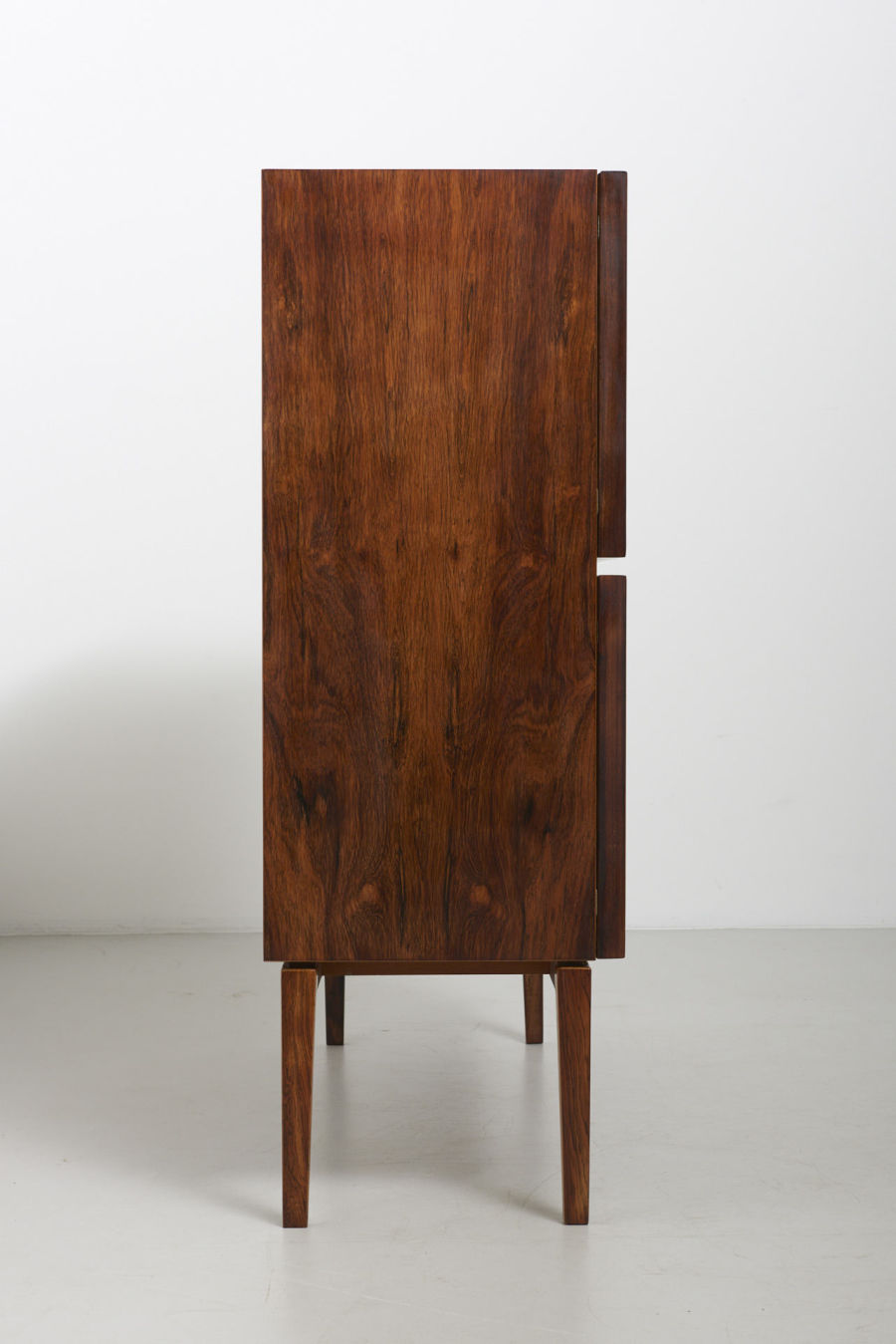 modestfurniture-vintage-2024-high-sideboard-rosewood-white-doors08