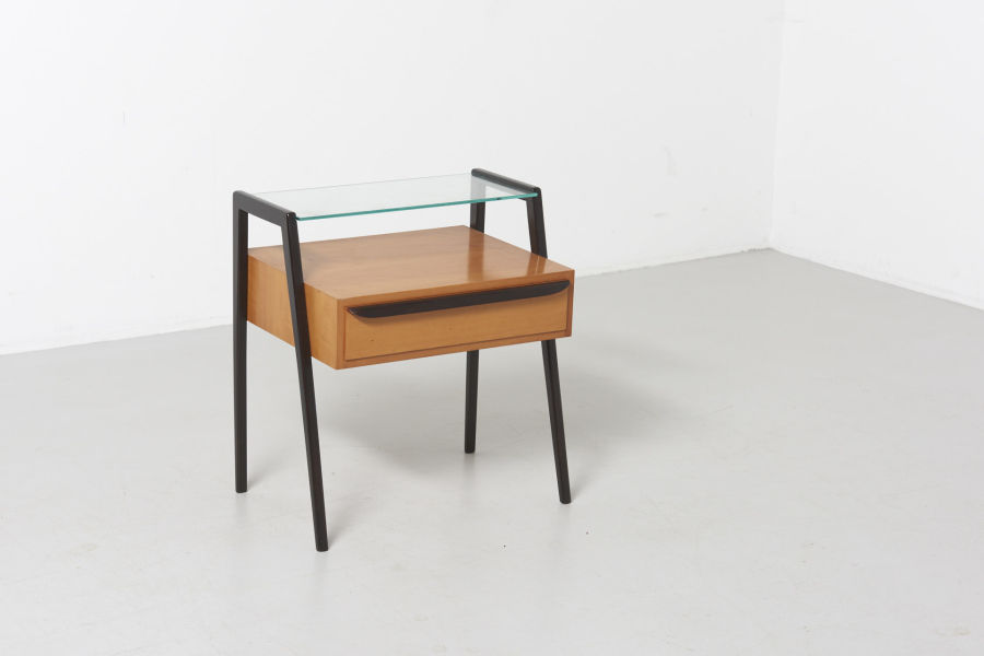 modestfurniture-vintage-2033-side-table02