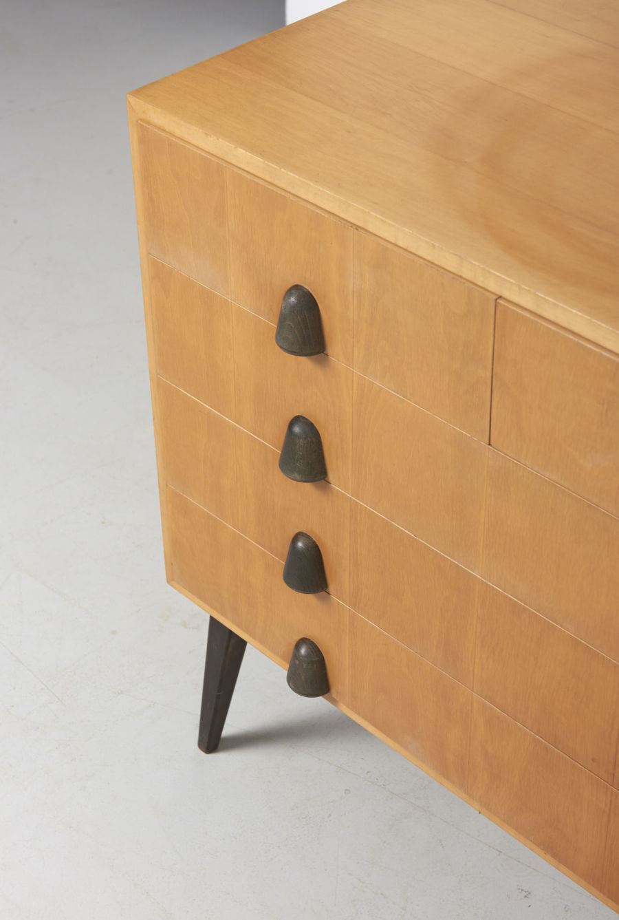 modestfurniture-vintage-2035-chest-of-drawers04