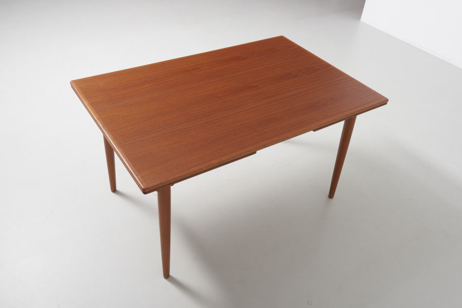 modestfurniture-vintage-2068-omann-jun-dining-table-model-5005