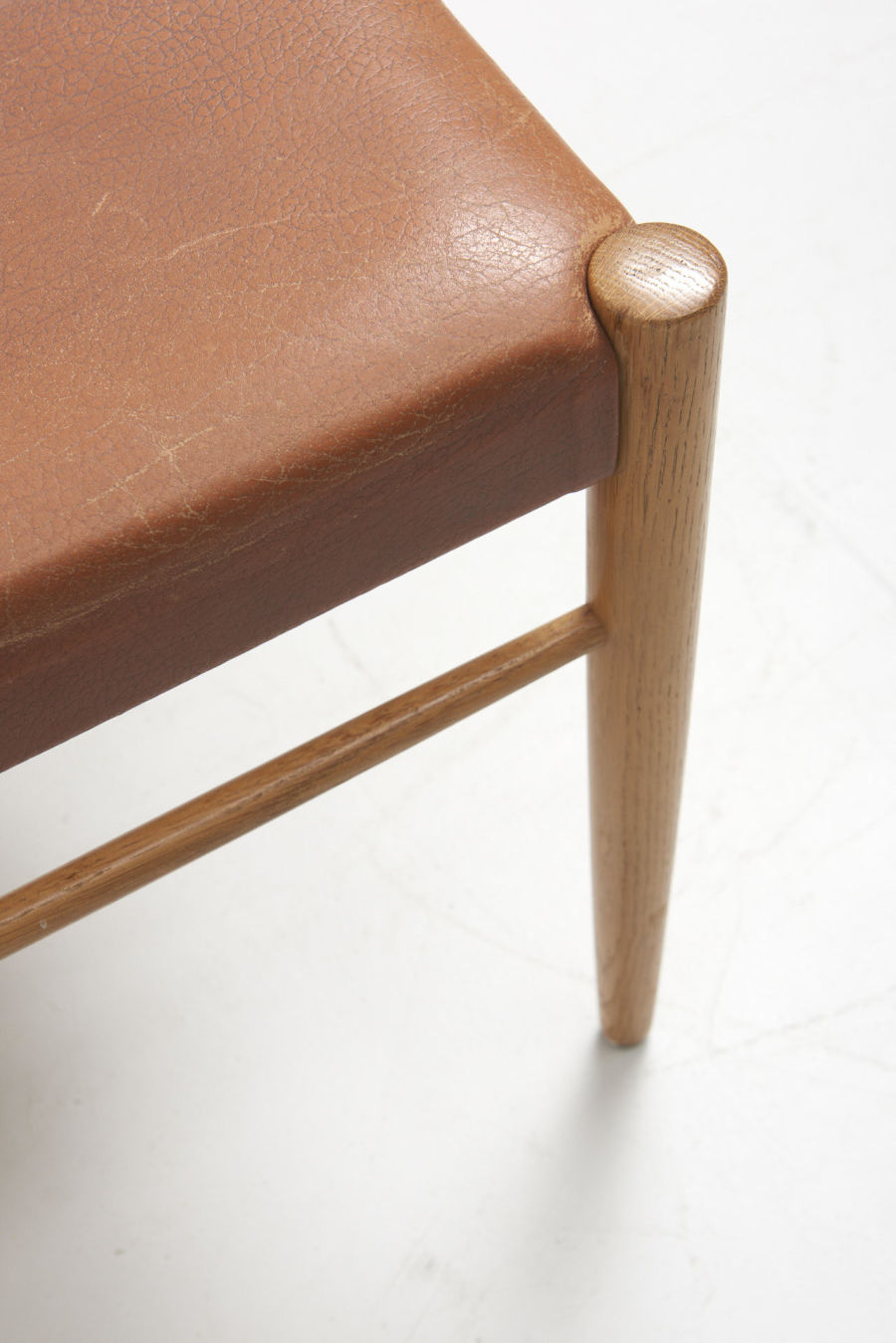 modestfurniture-vintage-2081-bramin-dining-chairs-oak08