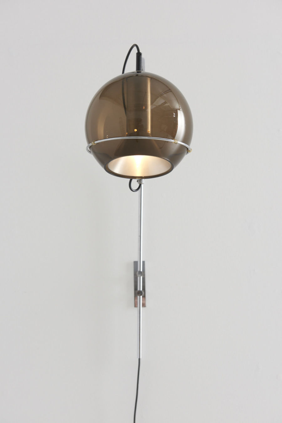 modestfurniture-vintage-2100-raak-wall-lamp01