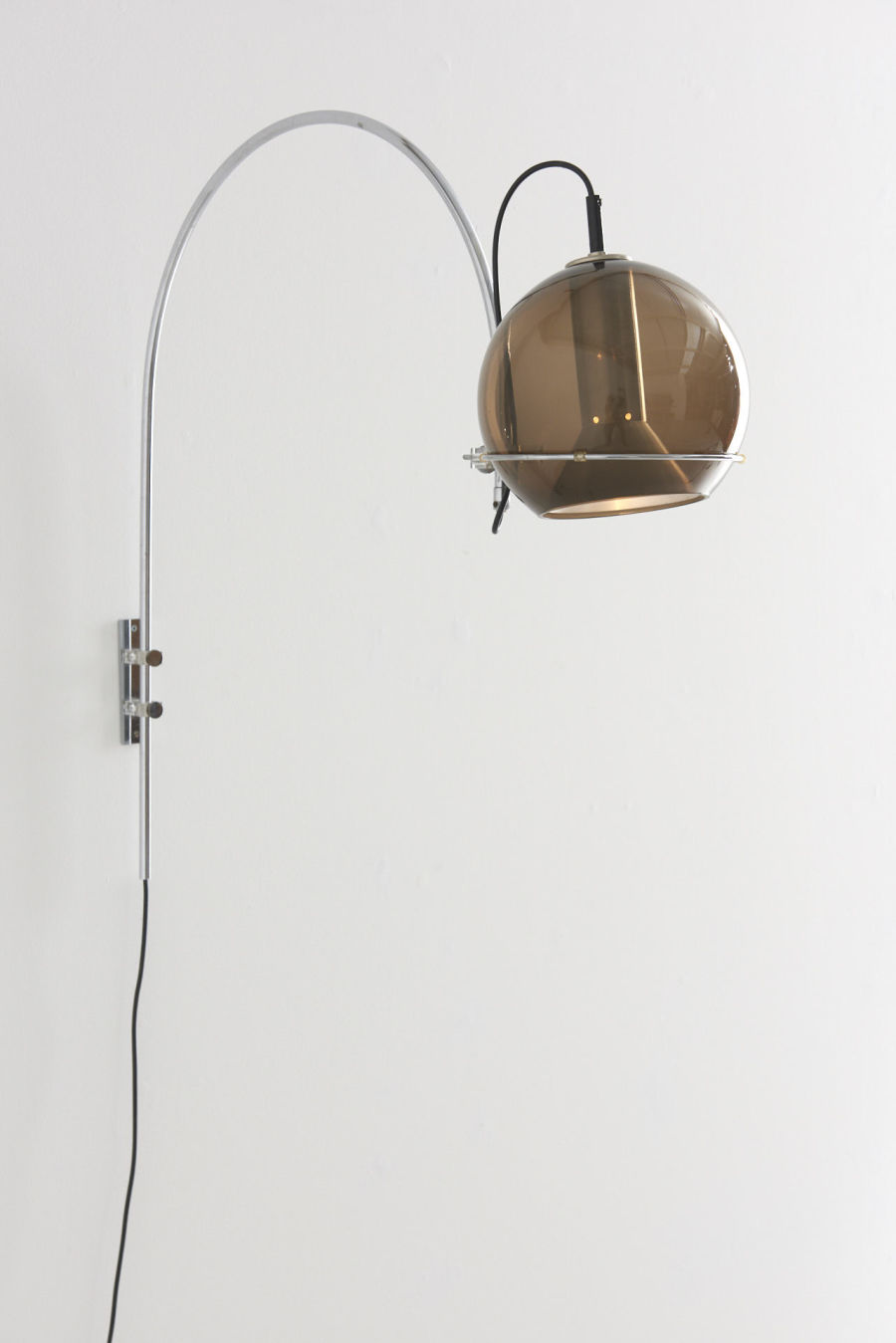 modestfurniture-vintage-2100-raak-wall-lamp02