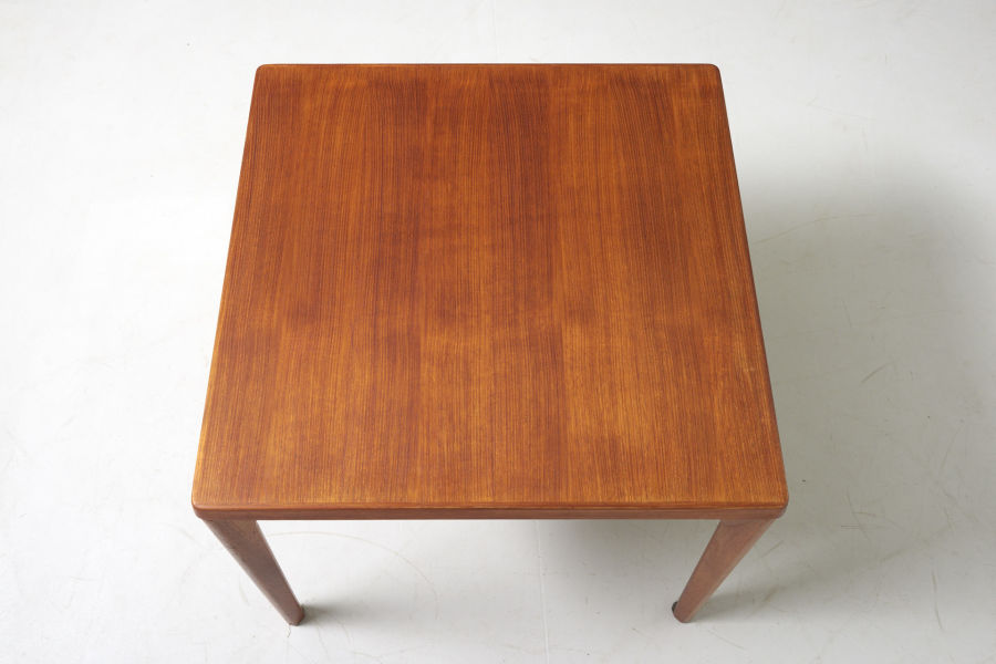 modestfurniture-vintage-2125-square-dining-table-henning-kjaernulf07