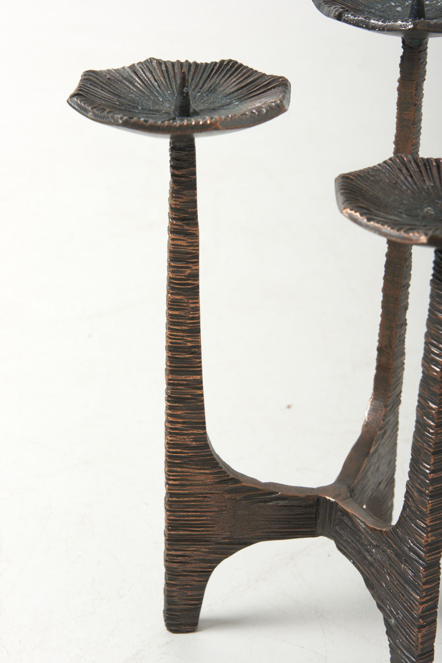 modestfurniture-vintage-2169-large-bronze-candle-holder04