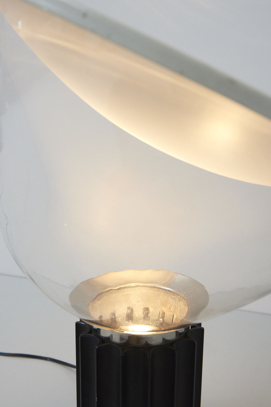 modestfurniture-vintage-2216-taccia-lamp-castiglioni-floss01