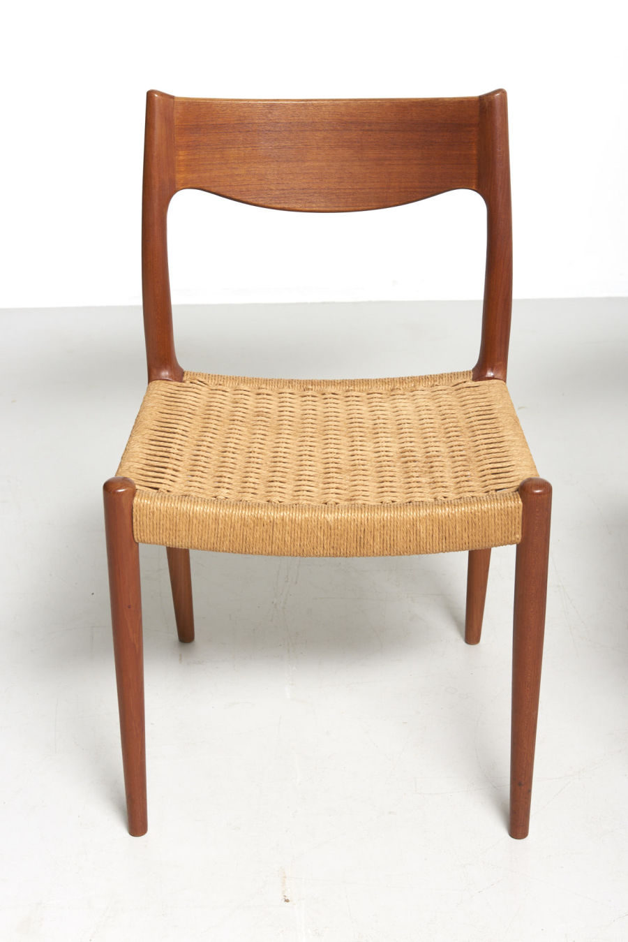 modestfurniture-vintage-2234-pair-dining-chairs-teak-papercord03
