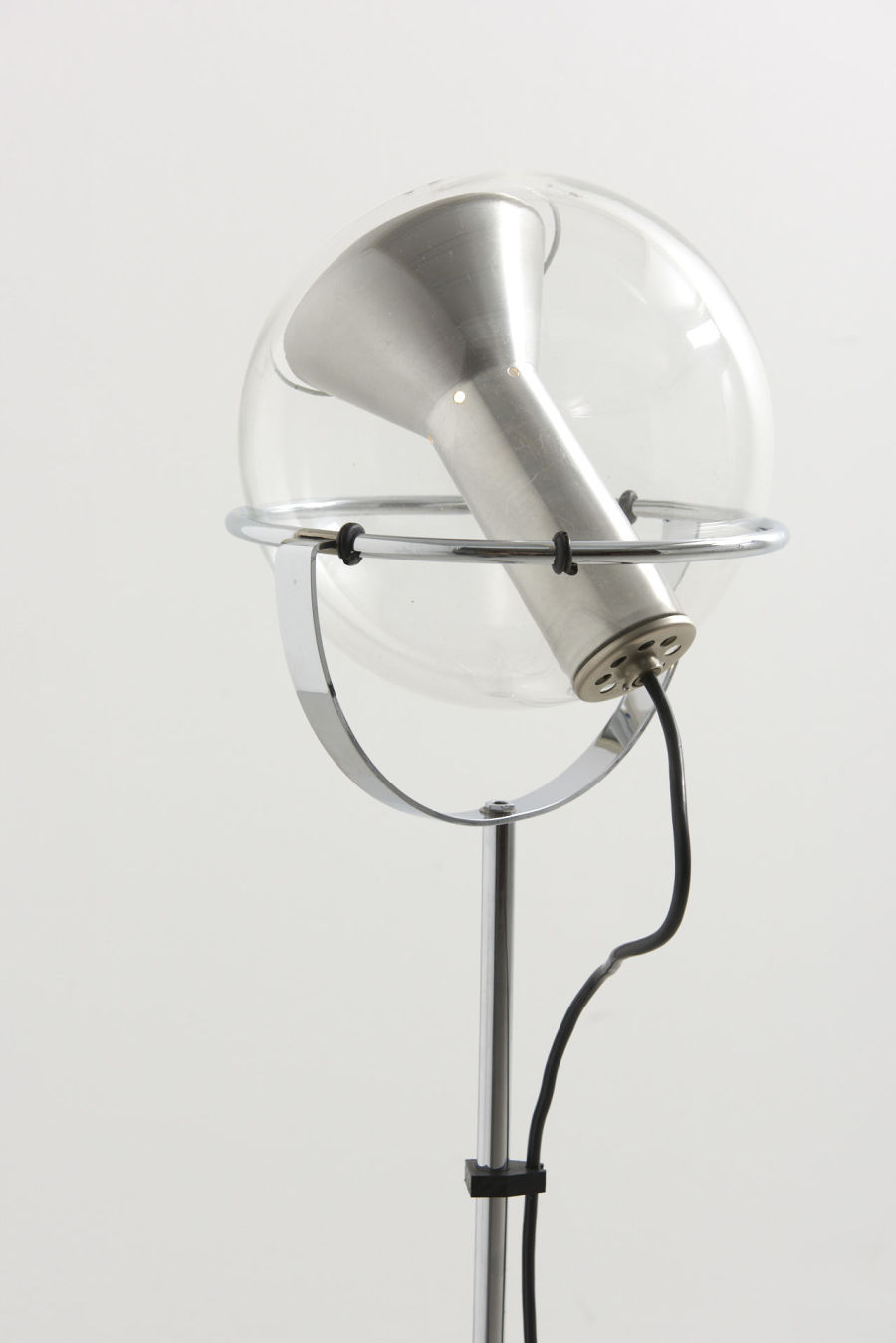 modestfurniture-vintage-2246-raak-floor-lamp-globe-200009