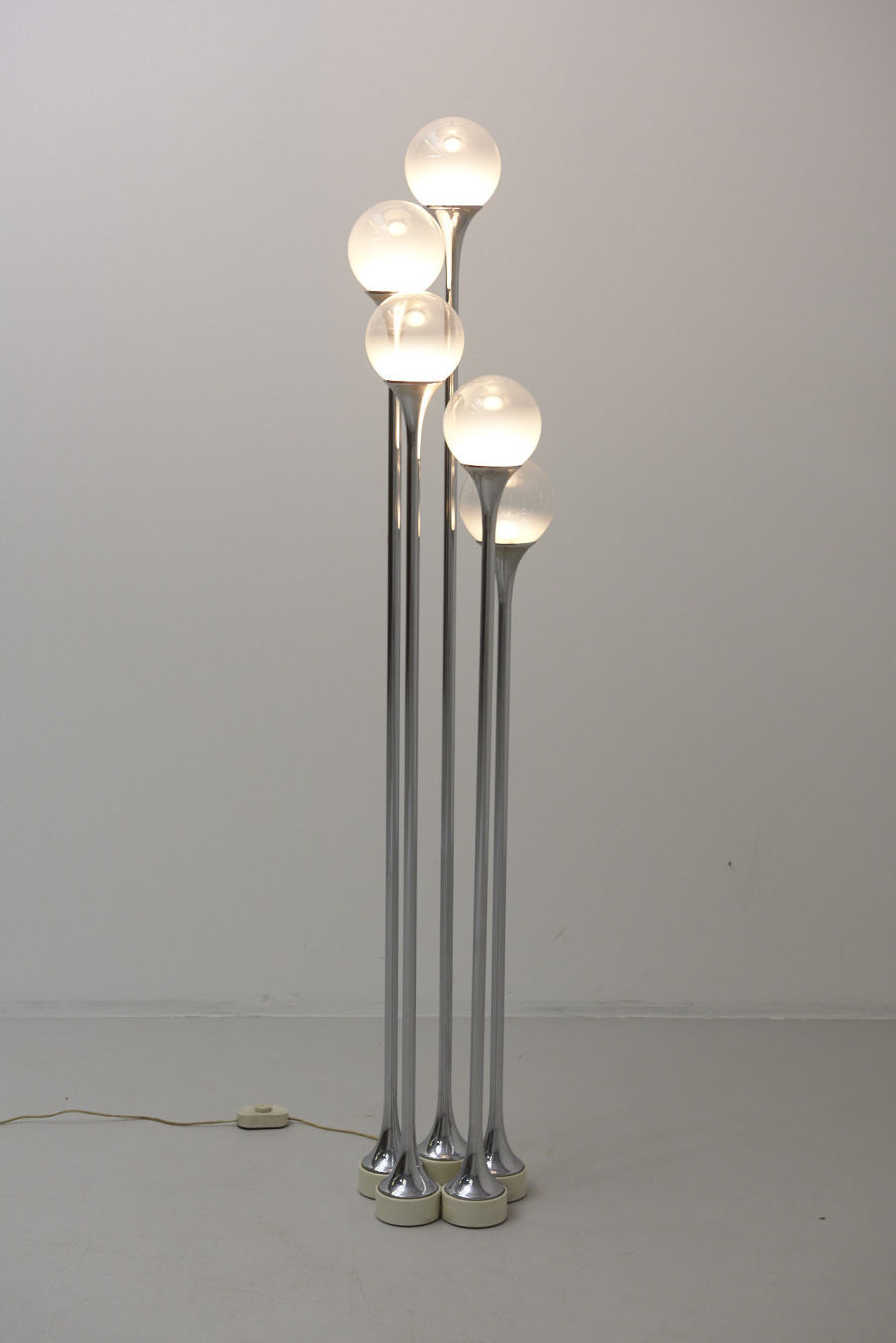 modestfurniture-vintage-2247-floor-lamp-chrome-5-spheres01