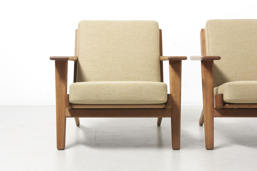 modestfurniture-vintage-2261-hans-wegner-pair-ge-290-easy-chairs03