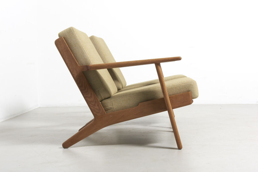 modestfurniture-vintage-2261-hans-wegner-pair-ge-290-easy-chairs04