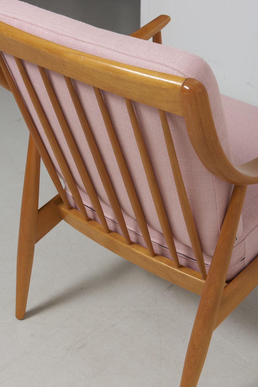 modestfurniture-vintage-2270-hvidt-molgaard-easy-chair-ash-fd14408