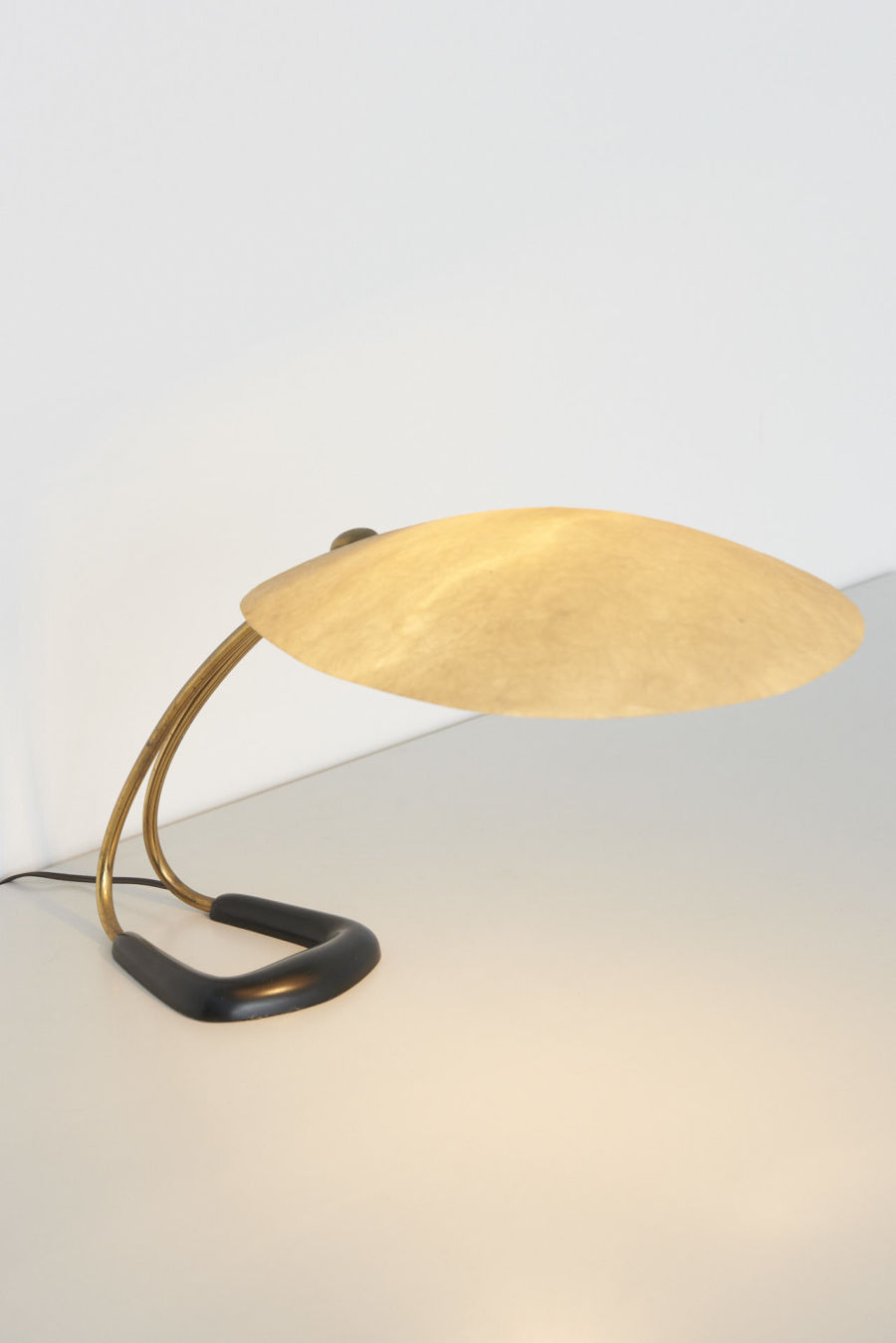 modestfurniture-vintage-2284-table-lamp-carl-auboeck-brass-fibreglass08