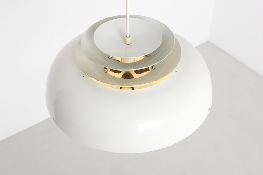 modestfurniture-vintage-2286-white-pendant-glare-preventer05