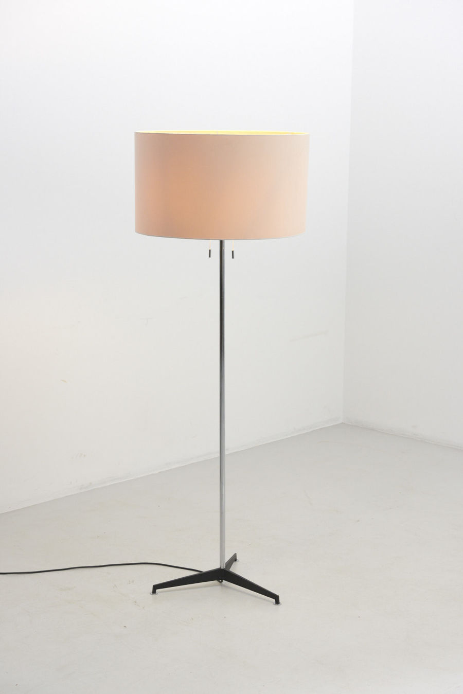 modestfurniture-vintage-2293-staff-floor-lamp01