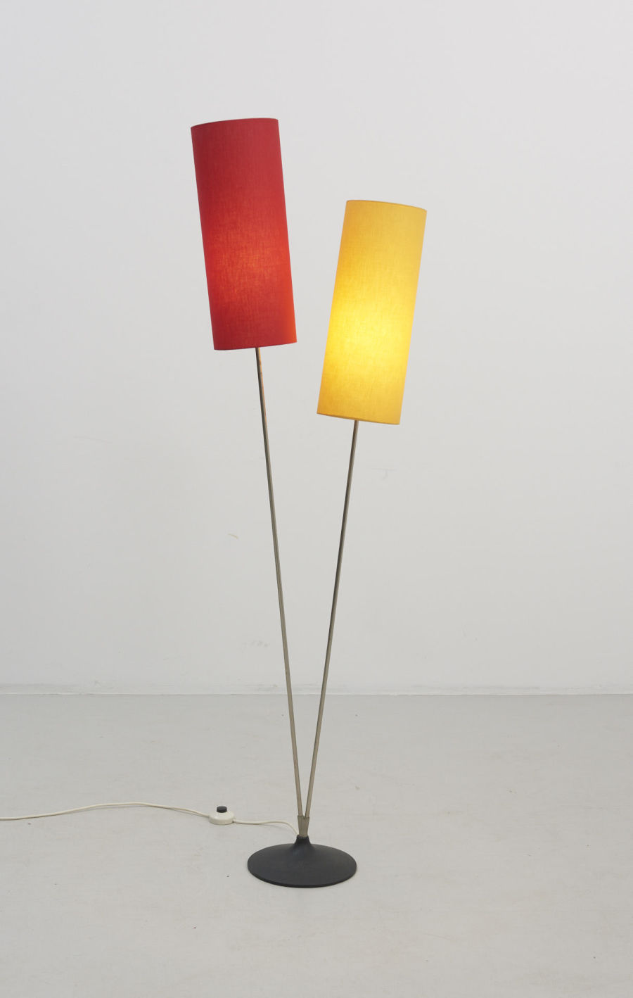 modestfurniture-vintage-2303-floor-lamp-red-yellow09