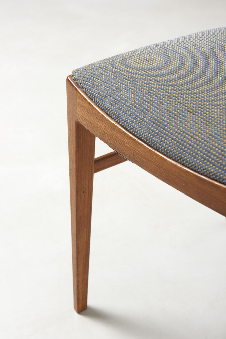 modestfurniture-vintage-2308-arne-vodder-dining-chairs-model-43010