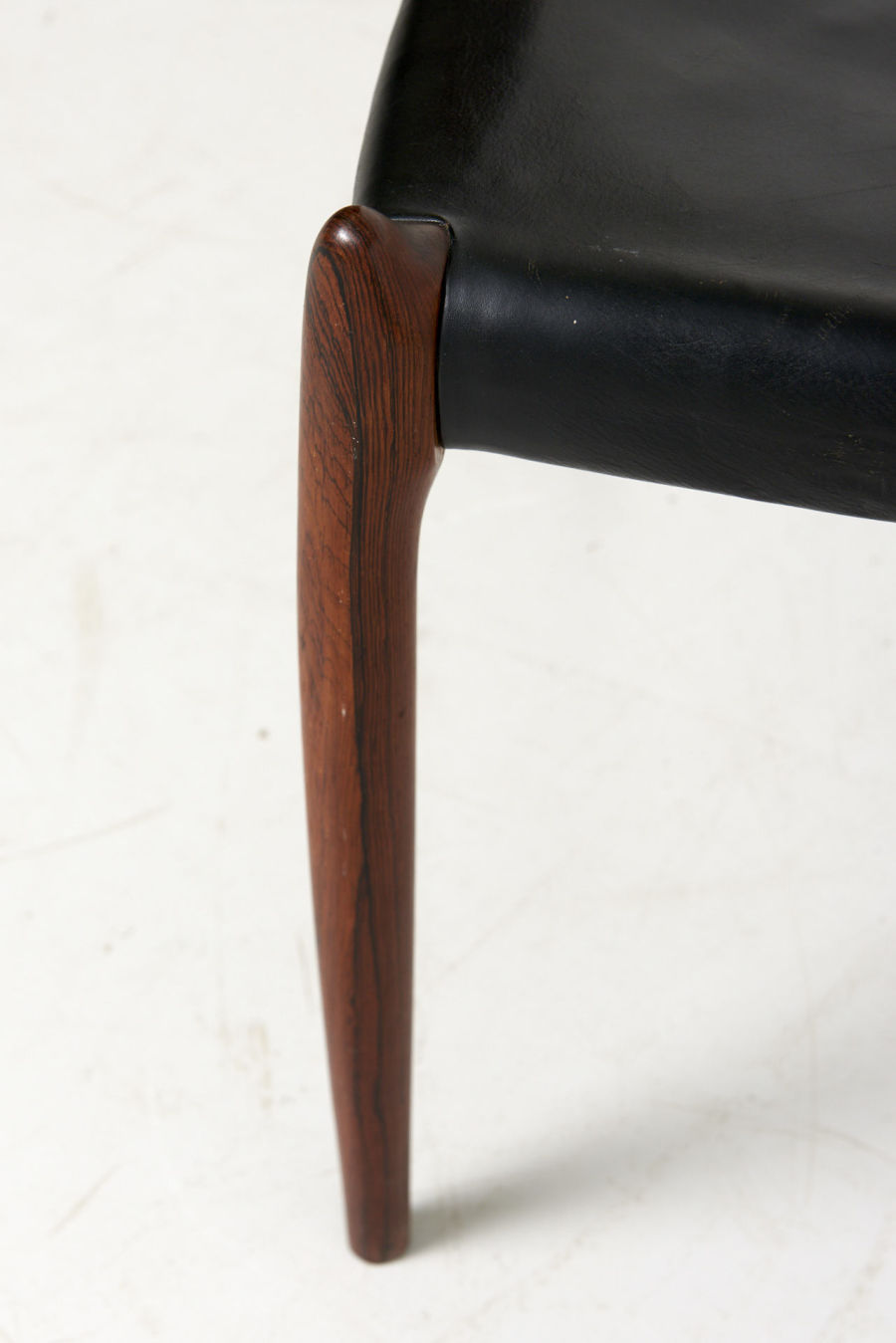 modestfurniture-vintage-2360-niels-moller-ottoman-footstool-rosewood-model-7805