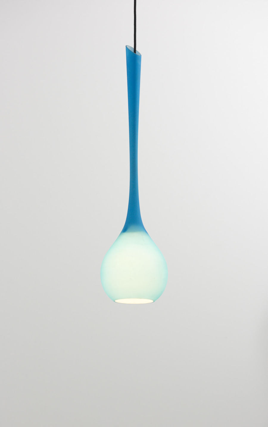 modestfurniture-vintage-2442-blue-drop-glass-pendant01