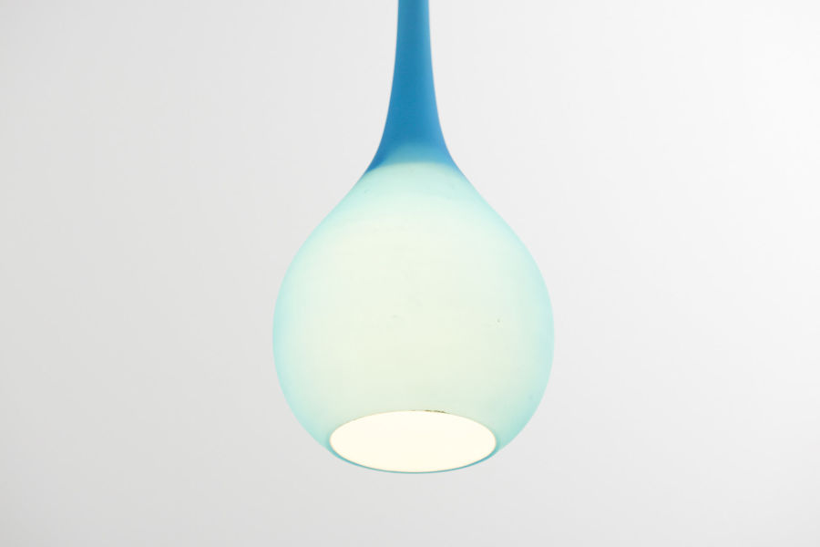 modestfurniture-vintage-2442-blue-drop-glass-pendant02