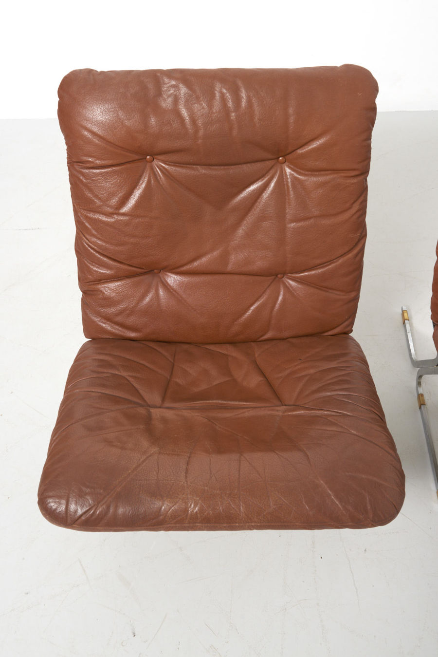 modestfurniture-vintage-2610-pair-easy-chair-flat-steel-brown-leather05