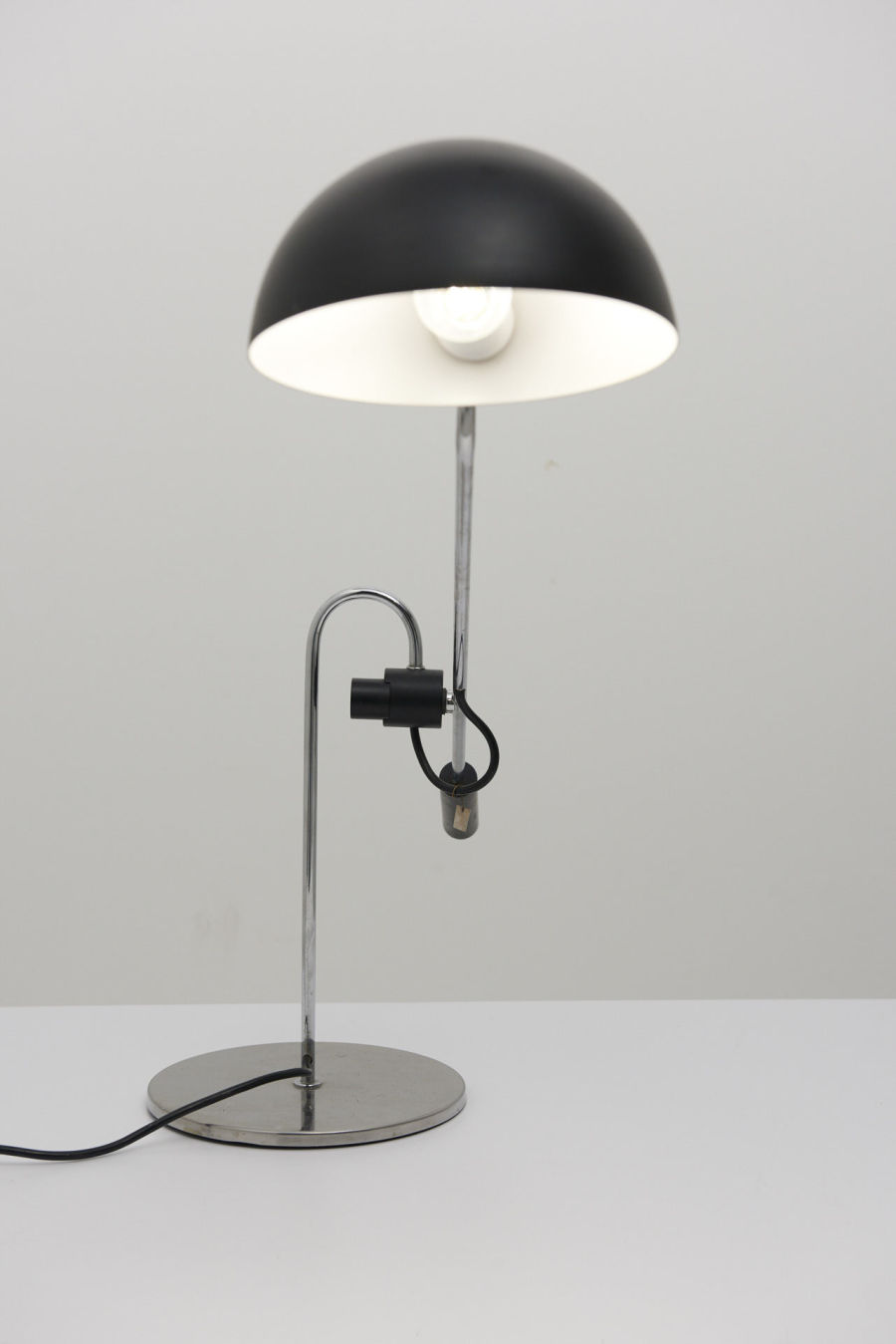 modestfurniture-vintage-2639-desk-lamp-chrome-black-italy03