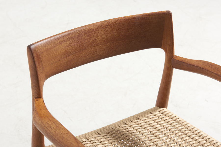 modestfurniture-vintage-2647-niels-moller-armchair-model-5711