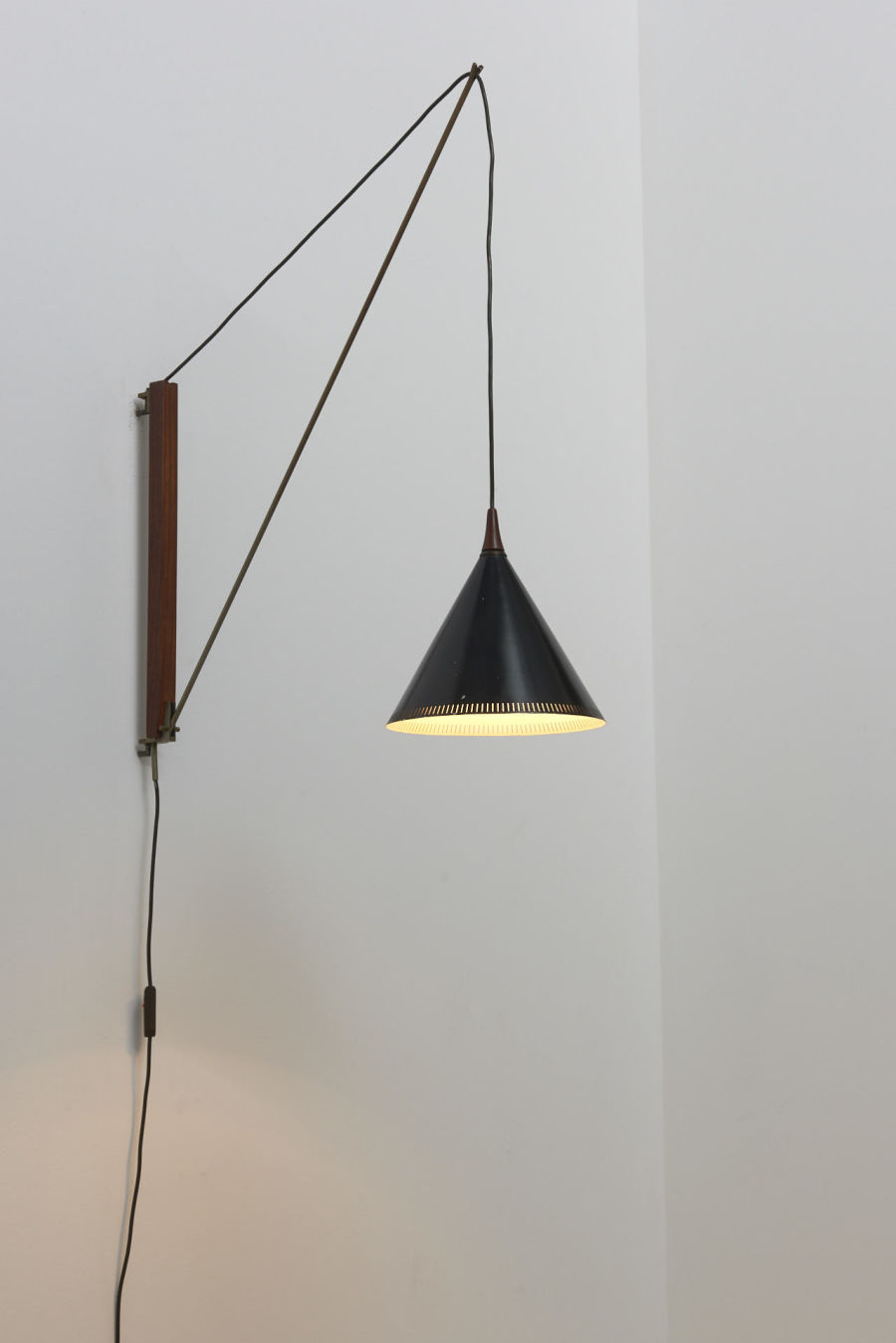 modestfurniture-vintage-2648-hagoort-swing-arm-wall-lamp-black-model-26-62103