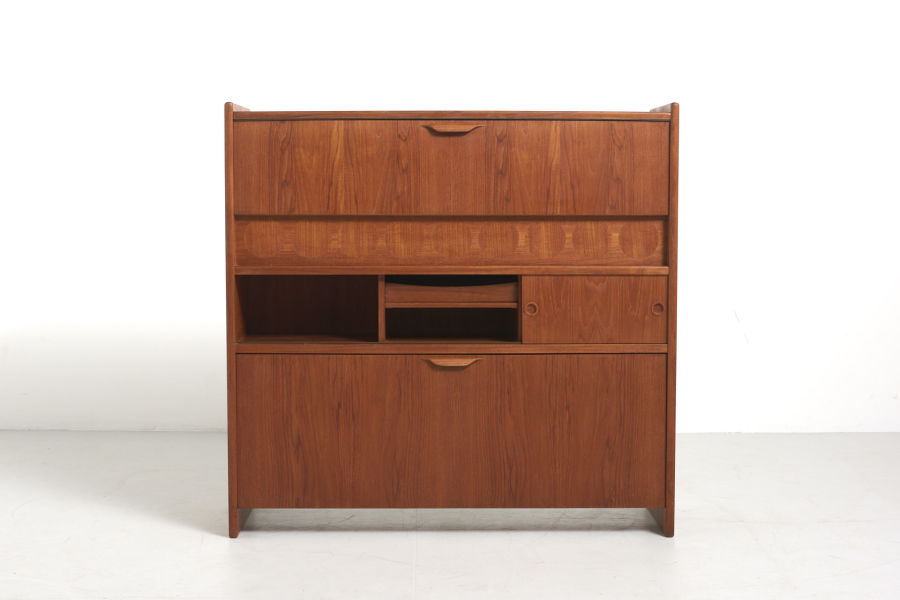 modestfurniture-vintage-2672-johannes-andersen-bar-cabinet-sk661-bar-stools14