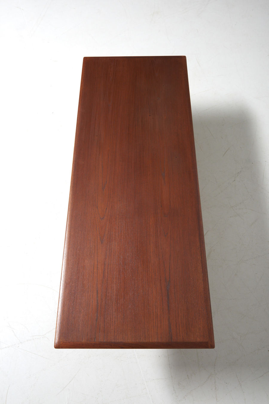 modestfurniture-vintage-2678-low-table-teak-black-frame-osten-kristiansson-vittsjomobel10