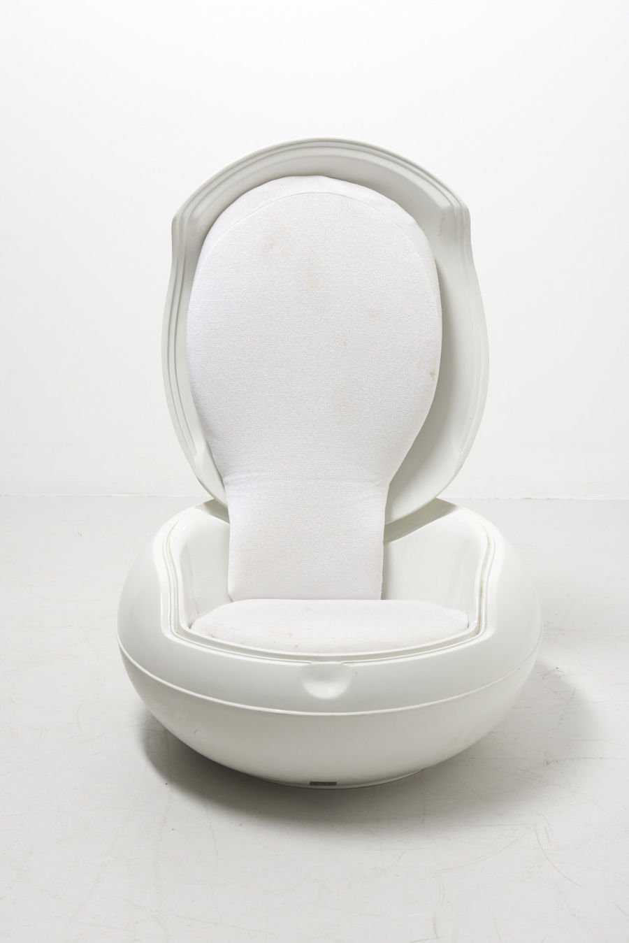 modestfurniture-vintage-2722-peter-ghyczy-garden-egg-chair-white02