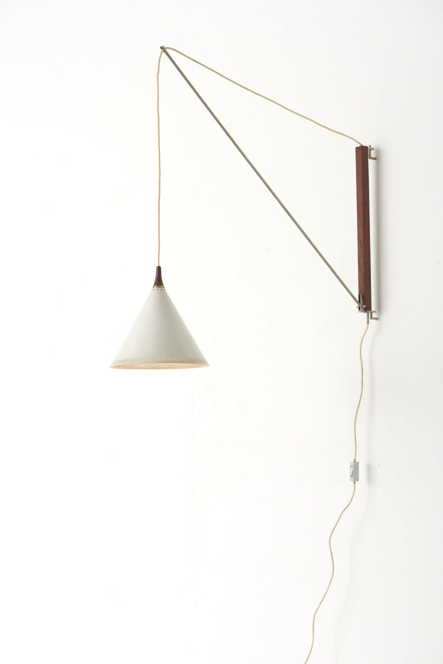 modestfurniture-vintage-2733-willem-hagoort-swing-arm-wall-lamp-white-shade-teak-brass-model-2662101