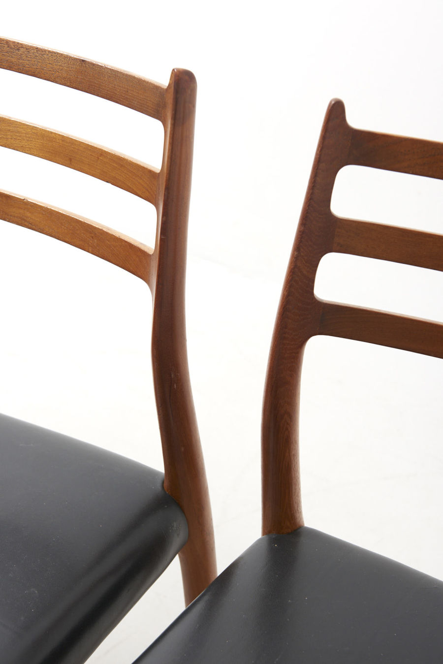 modestfurniture-vintage-2772-niels-moller-dining-chairs-model-7809