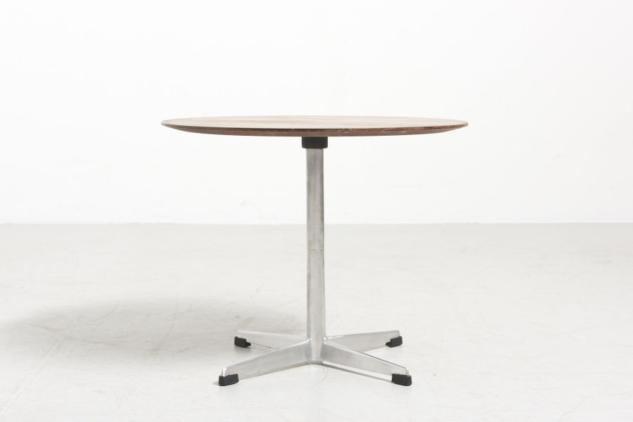 modestfurniture-vintage-2842-side-table-arne-jacobsen-fritz-hansen01