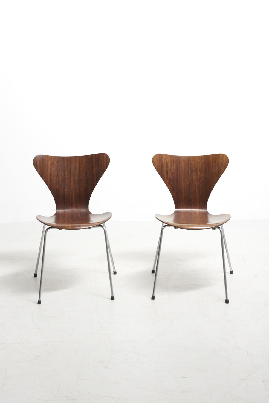 modestfurniture-vintage-2847-arne-jacobsen-dining-chair-series-7-fritz-hansen01