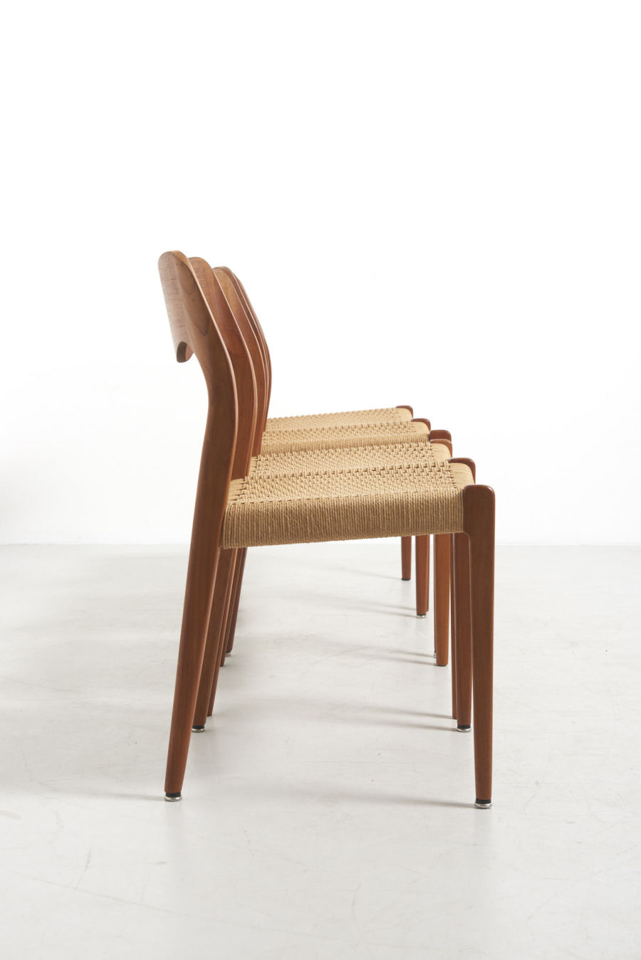 modestfurniture-vintage-2865-niels-moller-dining-chair-model-7103