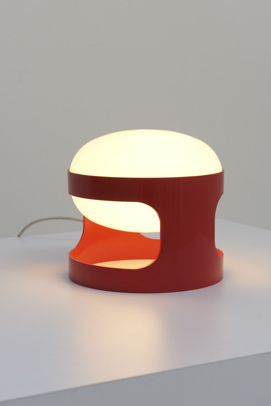 modestfurniture-vintage-2887-joe-colombo-table-lamp03