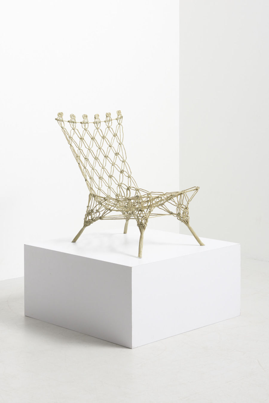 modestfurniture-vintage-2902-marcel-wanders-knotted-chair01