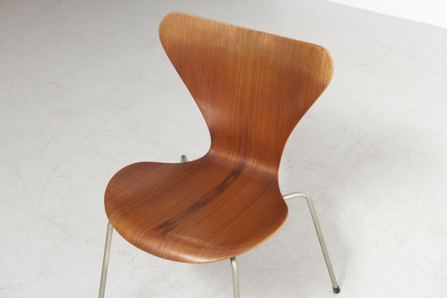 modestfurniture-vintage-2948-arne-jacobsen-series-7-chairs-fritz-hansen04