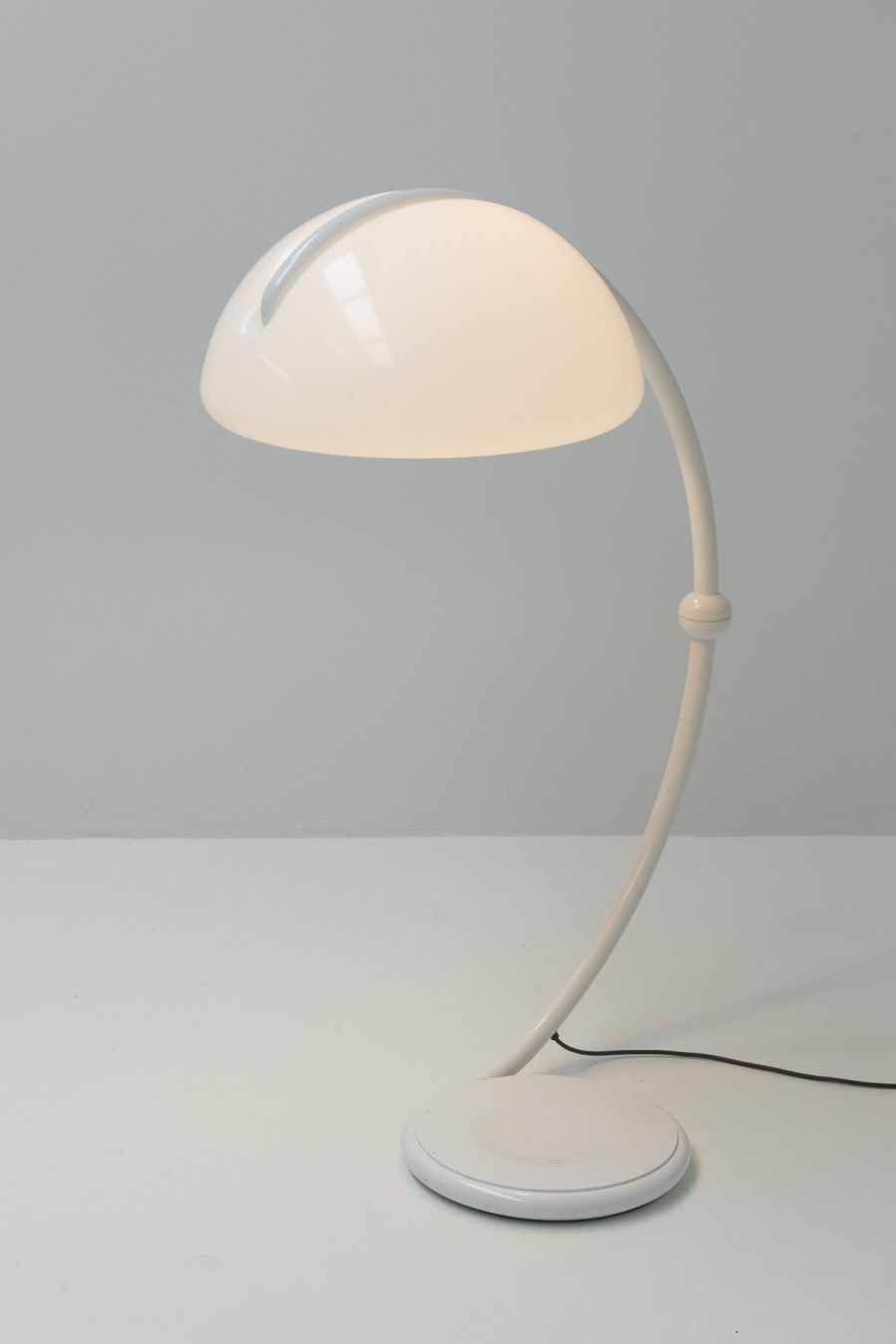 modestfurniture-vintage-2998-martinelli-luce-serpente-floor-lamp02