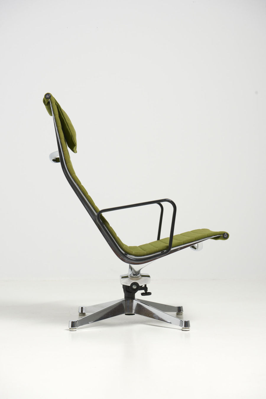 modestfurniture-vintage-3081-ea124-lounge-chair-eames-herman-miller03