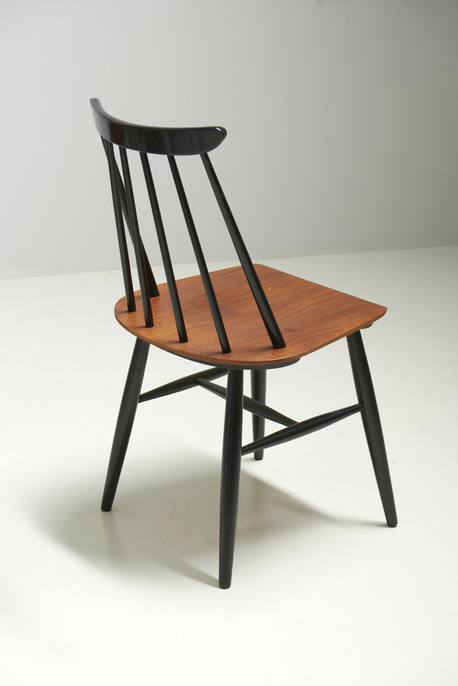 modestfurniture-vintage-3108-ilmari-tapiovaara-asko-table-chairs04