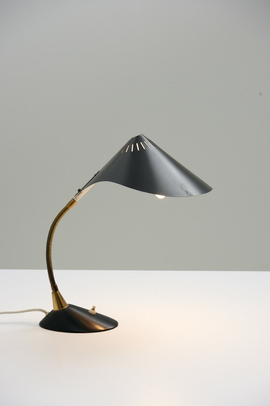 modestfurniture-vintage-3130-table-lamp-cosack-black02