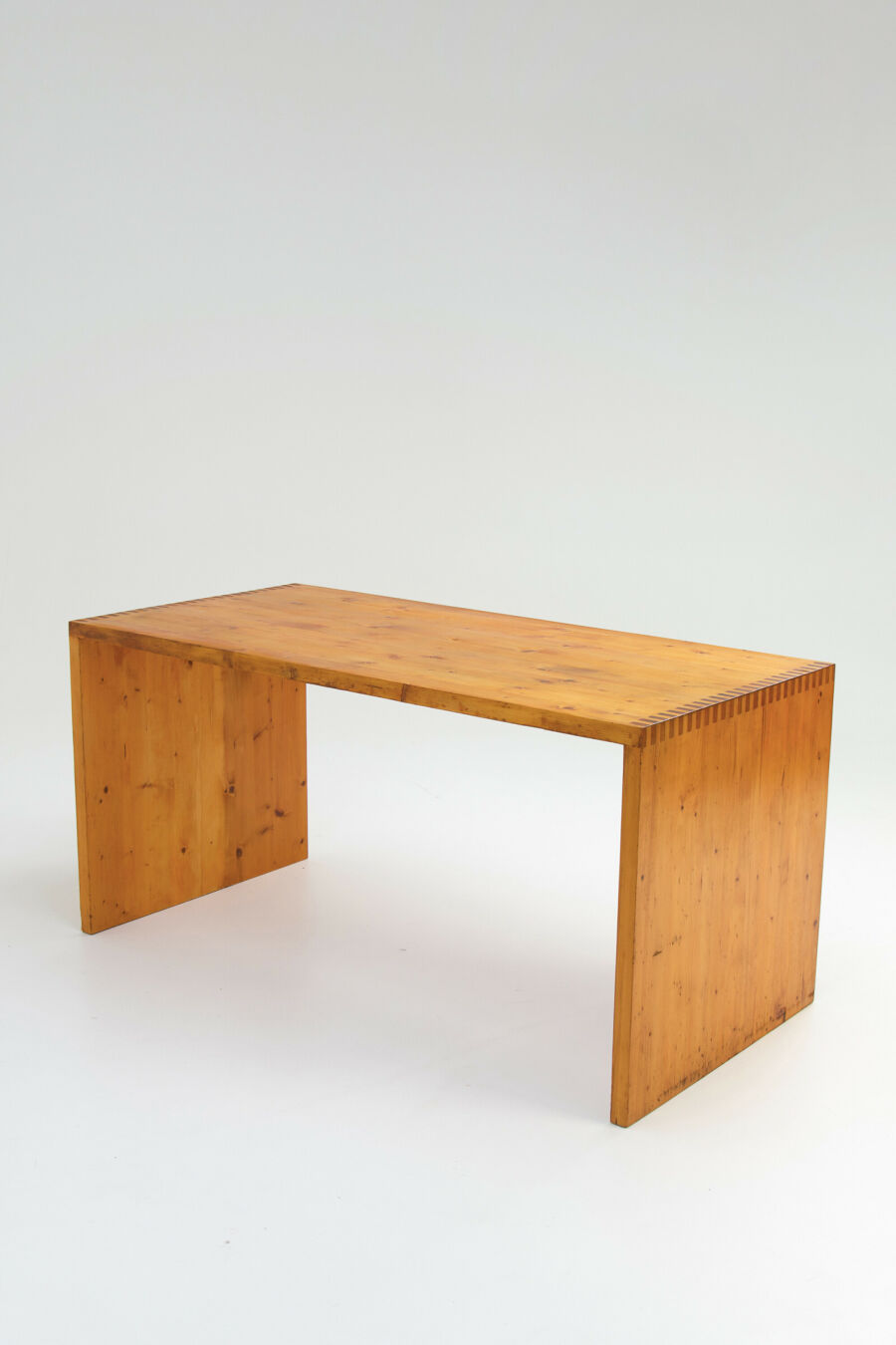 pine-desk-ate-van-apeldoorn-02-11