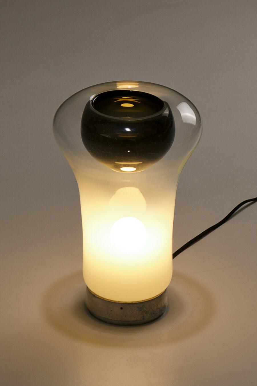 sappho-table-lamp-angelo-mangiarotti-02