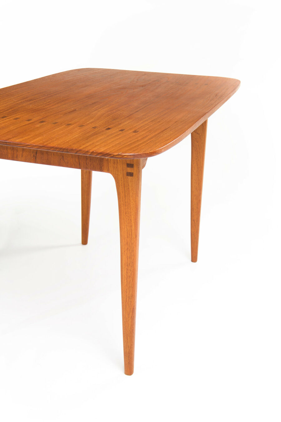 swedish-dining-table-4