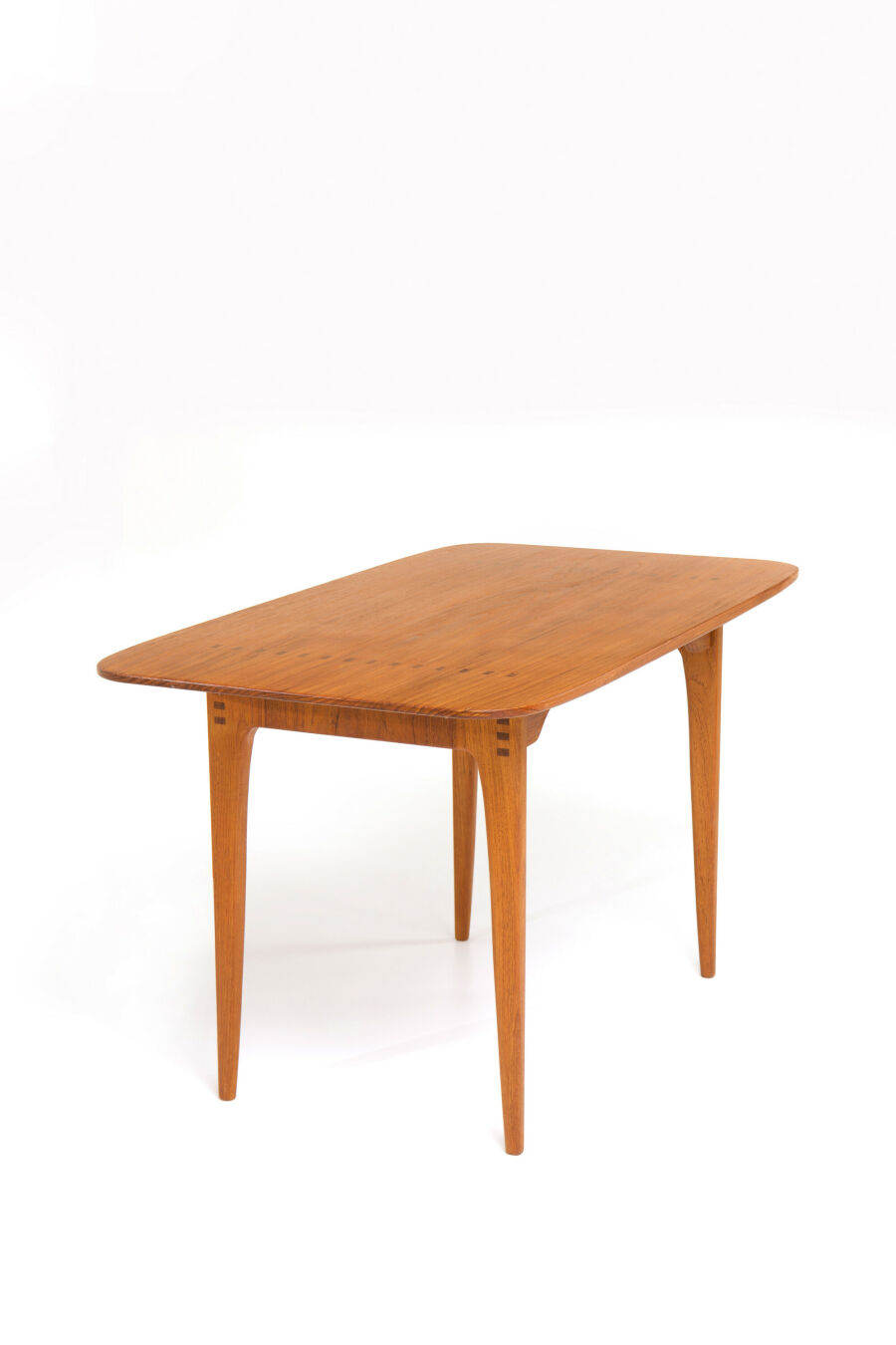 swedish-dining-table-5