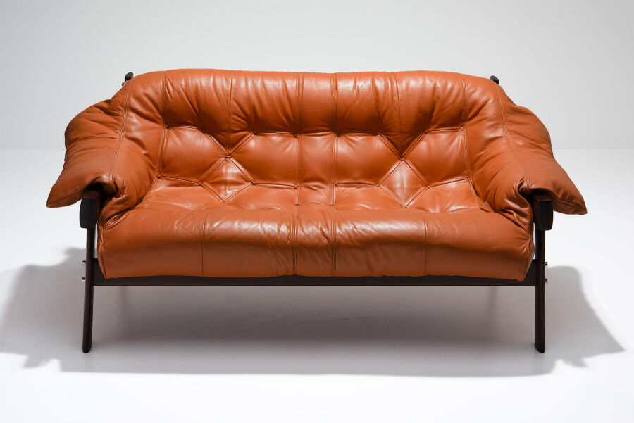 vintage-2-seat-leather-sofa-mp-41-percival-lafer-brazil1